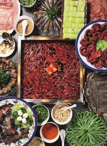 重慶火鍋底料廠(chǎng)，換著花樣涮牛肉